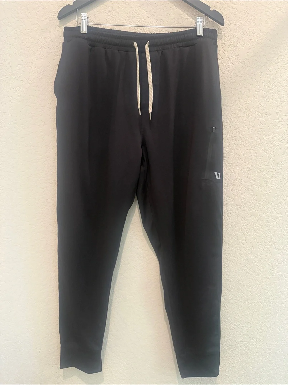 Vuori Men's Black Drawstring Jogger Pants size L